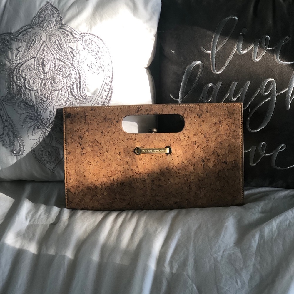 HOBO Corkscrew Gold Clutch Handbag 👝